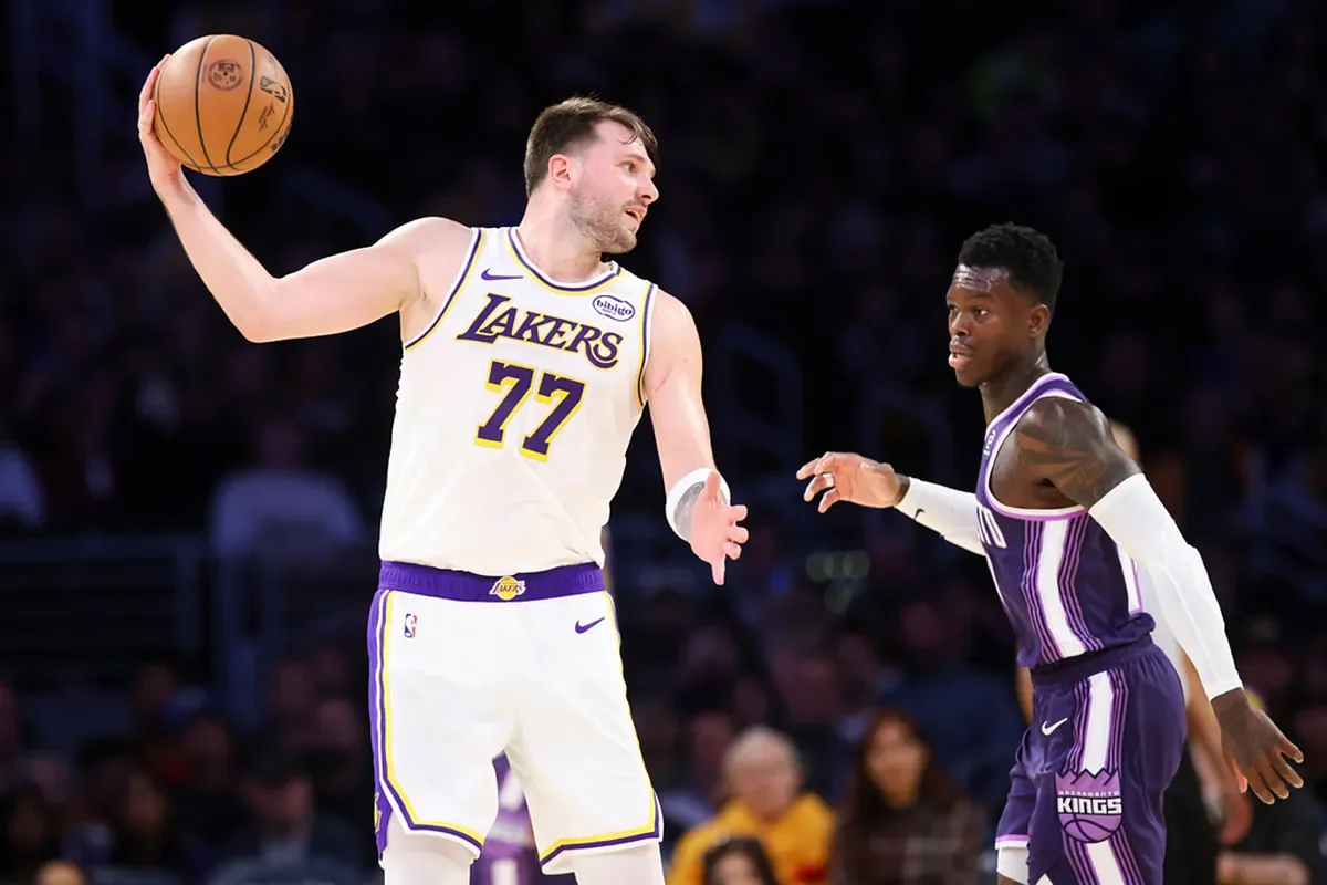 Elemental auras concept: Fire, Ice, and Lightning icons surrounding a fantasy basketball lineup board